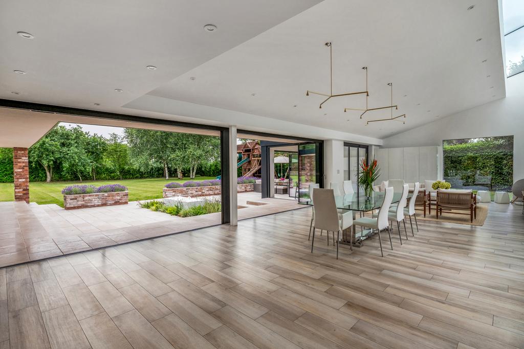 Indoor/Outdoor