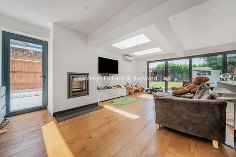 4 bedroom bungalow to rent, Hallam Close, Chislehurst, BR7