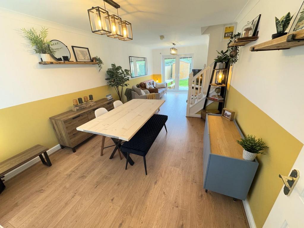 Lounge/dining room