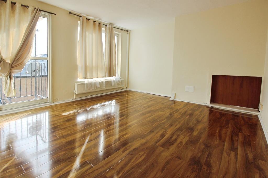 Pbox-living room-345619.JPG