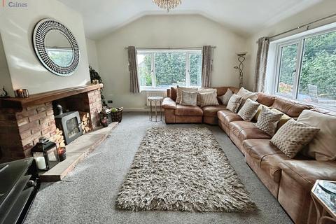 3 bedroom detached house for sale, Penscynor, Cilfrew, Neath, Neath Port Talbot. SA10 8LF