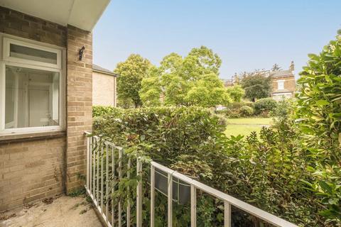 undefined, Mount Avenue, London W5