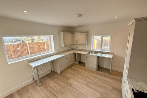4 bedroom detached house for sale, London Road, Benfleet