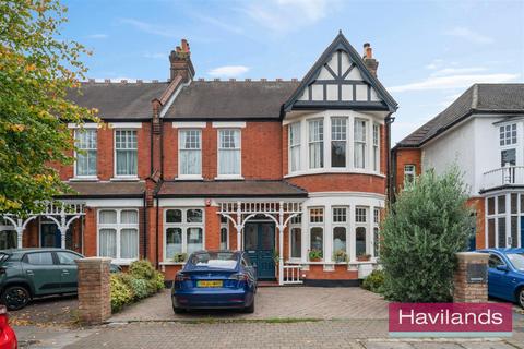 18 The Mall, London, N14 6LN