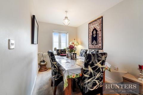 4 bedroom terraced house for sale, Alpine Close, Epsom