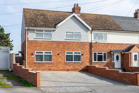3 bedroom end of terrace house for sale, West View, Skeffling