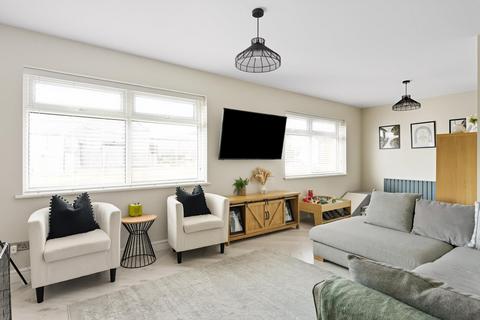 3 bedroom end of terrace house for sale, West View, Skeffling