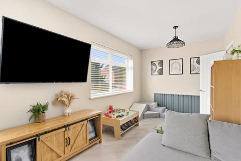3 bedroom end of terrace house for sale, West View, Skeffling
