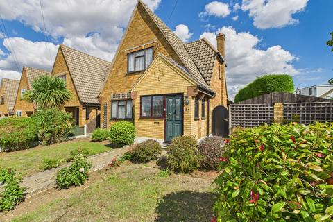 3 bedroom chalet for sale, Lampits Hill, Corringham, SS17