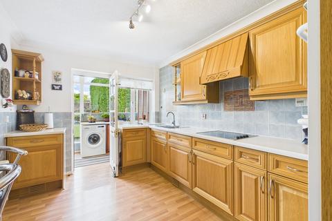 3 bedroom chalet for sale, Lampits Hill, Corringham, SS17