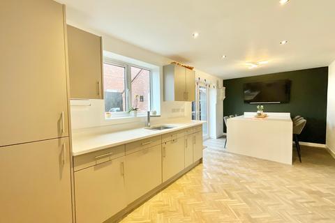 4 bedroom detached house for sale, Harris View, Stone, ST15