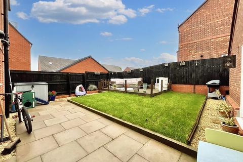 4 bedroom detached house for sale, Harris View, Stone, ST15