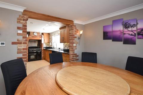 undefined, Pine Avenue, Hastings