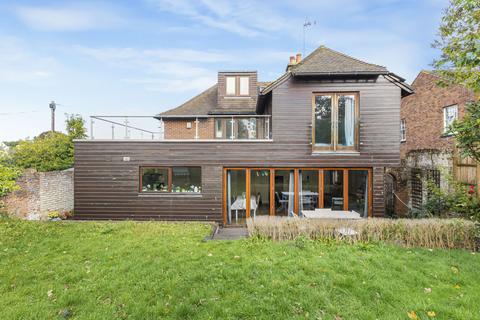 Cossington Road, Canterbury, CT1