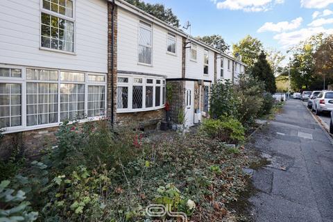 3 bedroom end of terrace house for sale, Maybrook Gardens, ., High Wycombe, Buckinghamshire, HP13 6PJ