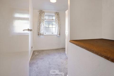 3 bedroom end of terrace house for sale, Maybrook Gardens, ., High Wycombe, Buckinghamshire, HP13 6PJ