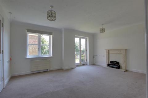 2 bedroom retirement property to rent, Newsholme Drive, London