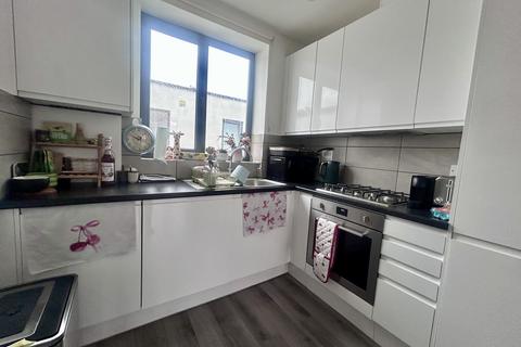 1 bedroom flat to rent, Landfield Court SE25