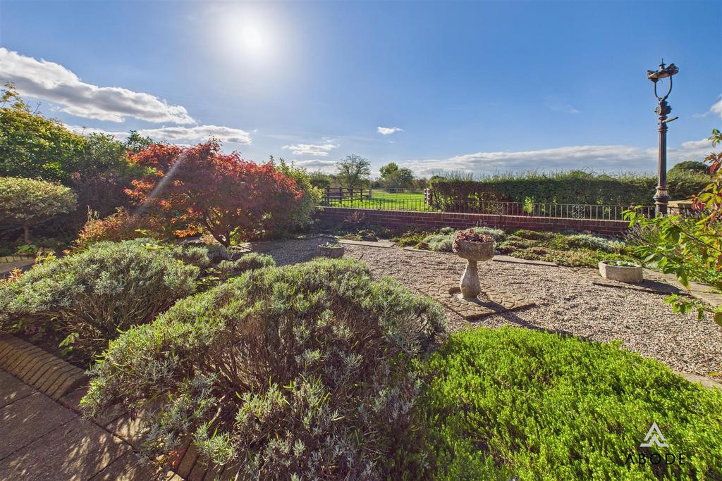 CAM04913 G0-PR0090-STILL020.jpg