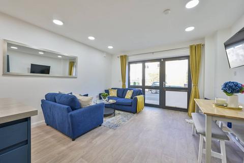 4 bedroom flat for sale, South Park Road, Wimbledon, SW19