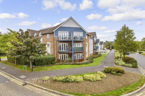2 bedroom ground floor flat for sale, 8 The Lakes, Aylesford ME20