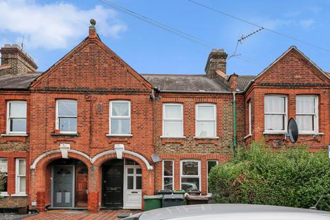 2 bedroom ground floor flat for sale, Blyth Road, E17