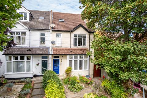 Blenheim Crescent, South Croydon, CR2