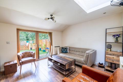 3 bedroom flat for sale, Blenheim Crescent, South Croydon, CR2