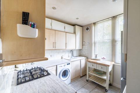 3 bedroom flat for sale, Blenheim Crescent, South Croydon, CR2