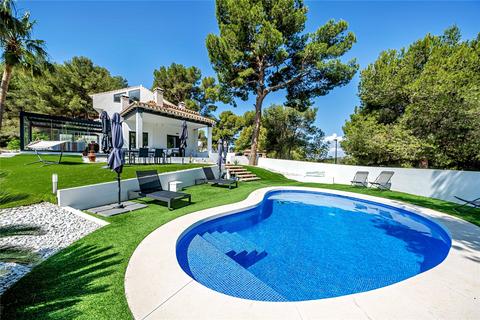 5 bedroom house, Villa In Calle Bouganvilleas, Pinares de San Antón