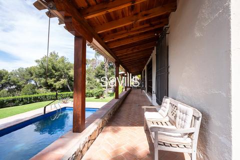 5 bedroom house, Luxury Villa With Sea Views In Pinares de San Antón. Málaga