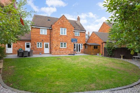 undefined, Slade Leas, Middleton Cheney OX17