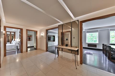 3 bedroom apartment for sale, Lowndes Square, London SW1X