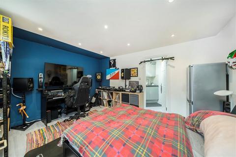 undefined, Alpha Road, London SE14