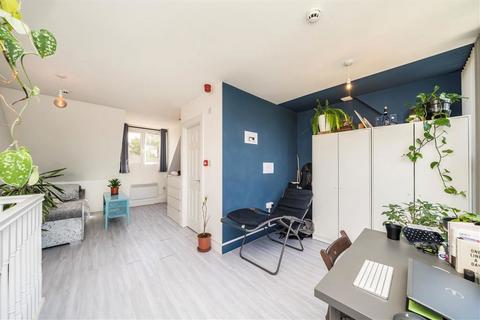 8 Alpha Road, London, SE14 6TZ