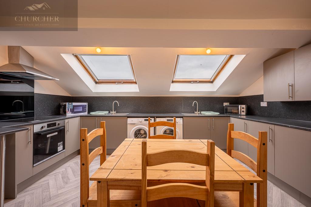 C Kitchen (2)