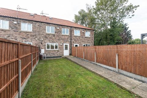 2 bedroom terraced house for sale, The Acorns, Gilberdyke, HU15