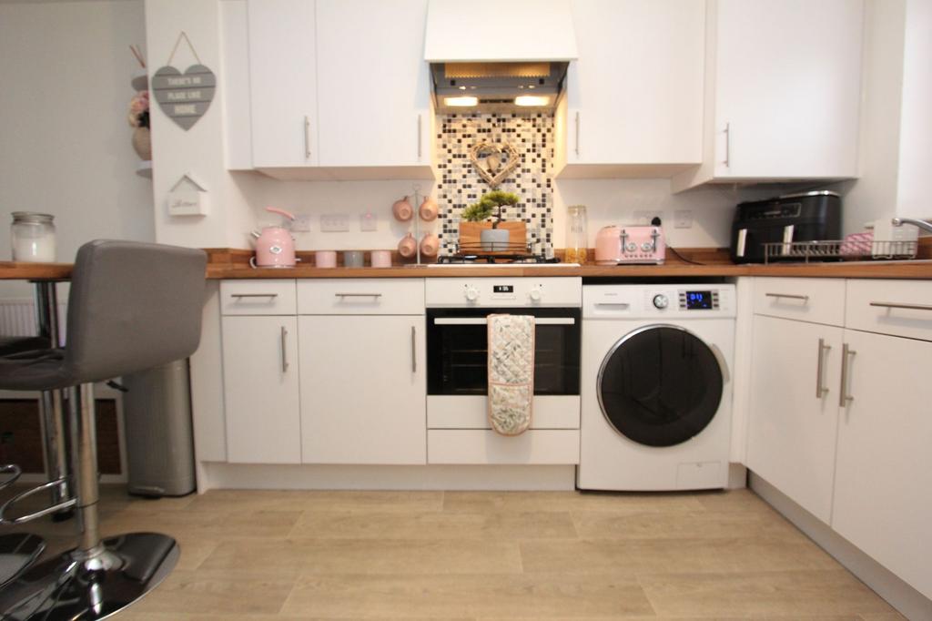Kitchen and Lounge