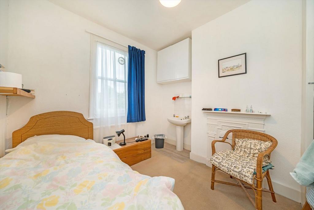 Bedroom, fireplace
