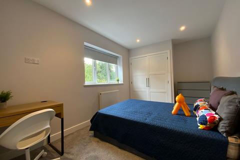 6 bedroom house share to rent, Wendover Street, High Wycombe, HP11