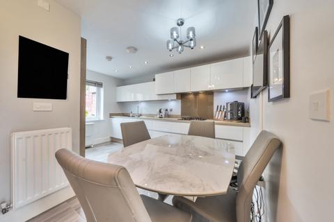 38 Badger Vale, Nottingham, NG8 2FH