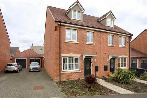 4 bedroom semi-detached house to rent, Oak Grove, Northampton