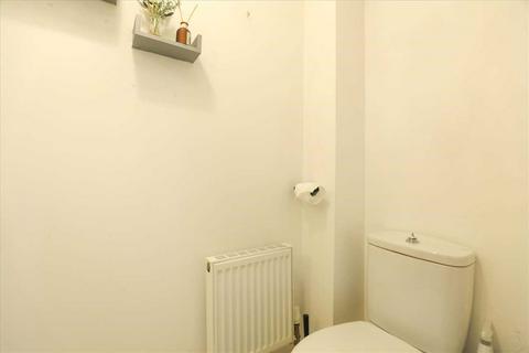 4 bedroom semi-detached house to rent, Oak Grove, Northampton