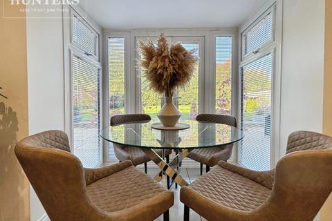 4 bedroom detached house for sale, Amberwood Drive, Monk Bretton