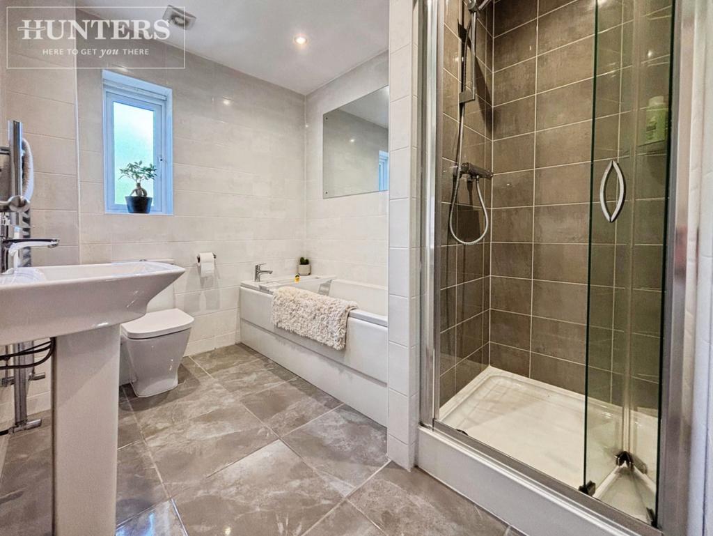 Pbox-bathroom-343377.jpg