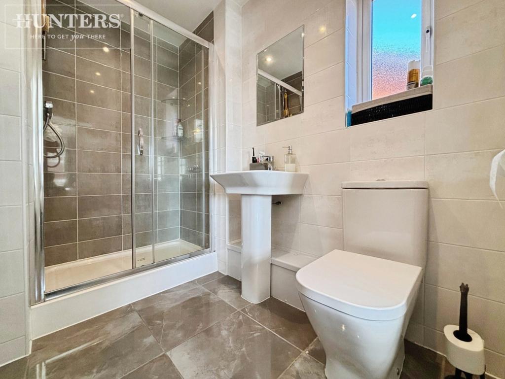 Pbox-bathroom-343377.jpg