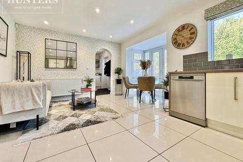 4 bedroom detached house for sale, Amberwood Drive, Monk Bretton