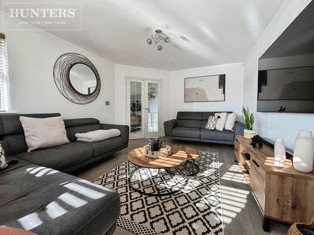 Pbox-living room-343377.jpg