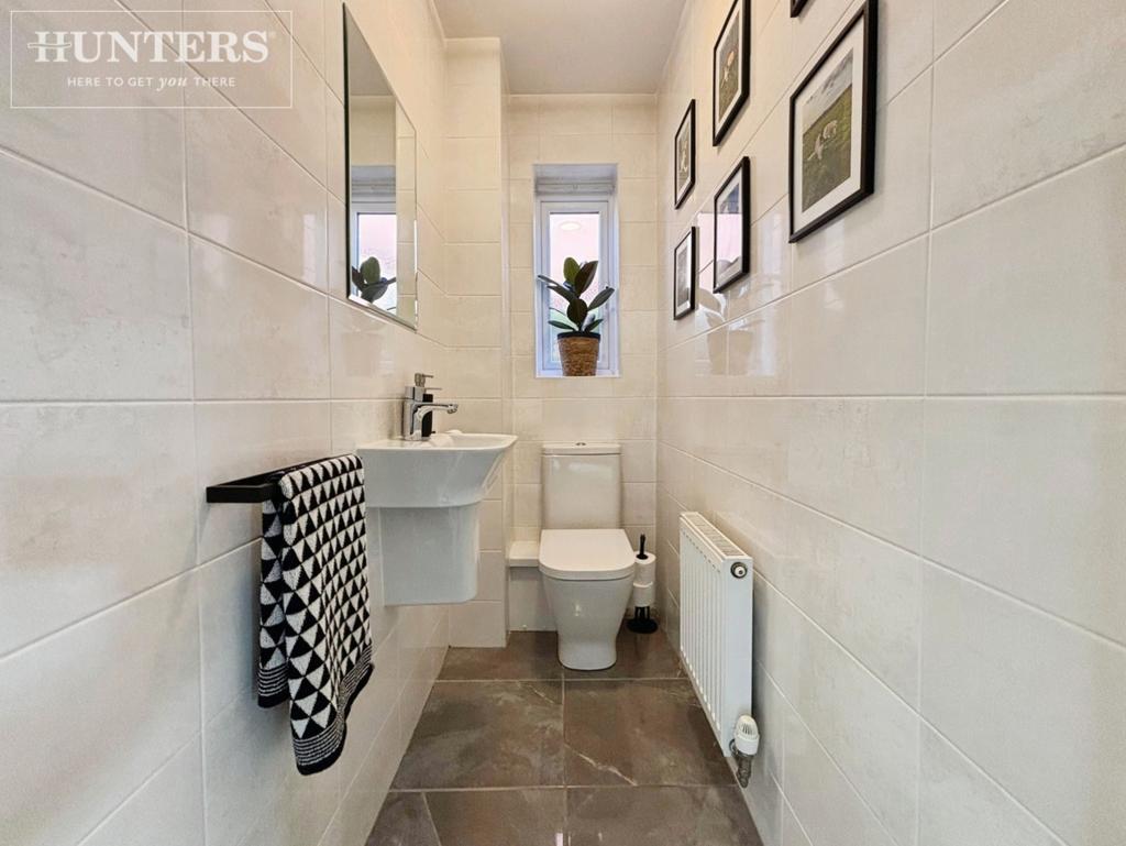Pbox-bathroom-343377.jpg
