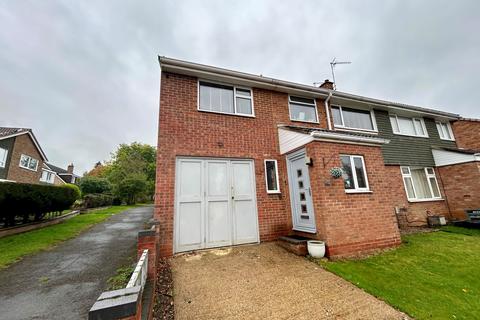 4 bedroom semi-detached house for sale, Sunningdale Drive, Daventry, NN11 4NZ